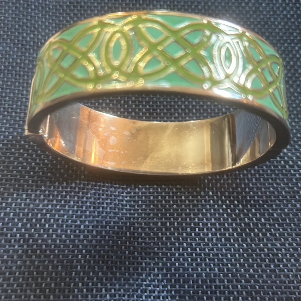 Stella and Dot “Eleanor” Thick Hinged Enamel Bracelet - Picture 6 of 10